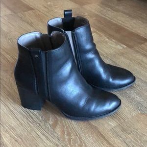 Sofft black booties size 8.5. - like new!